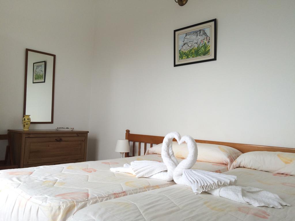 Apartamentos Domínguez Calera Habitación foto