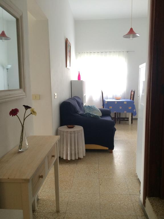 Apartamentos Domínguez Calera Habitación foto